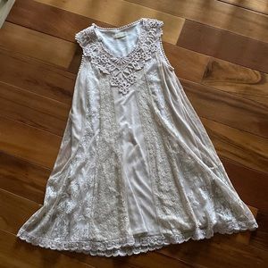 Altar’d state medium dress with spandex lining and lace overlay